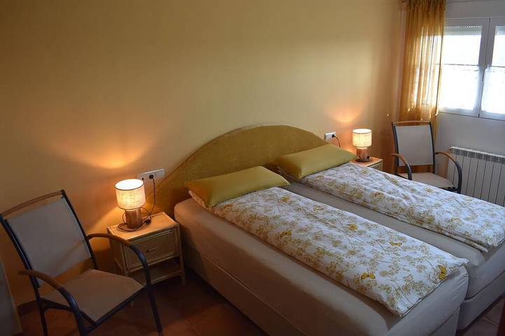 Gîte pour 8 personnes à Cretas - 2
