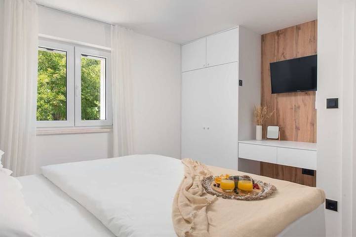 Villa Pietra | Heated Pool near Omiš in Šestanovac, Makarska Riviera
