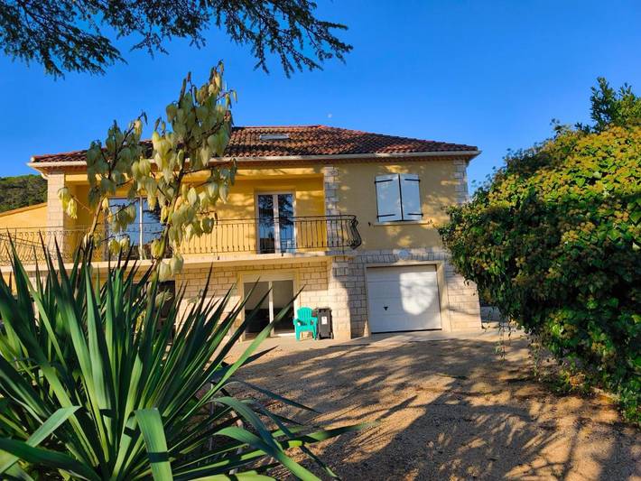 Location de vacances pour 10 personnes, avec jardin ainsi que piscine et vue, animaux acceptés à Tresques - 3