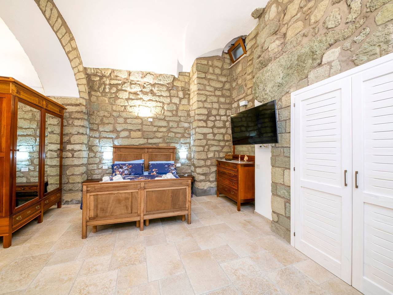 Entire apartment, Vico Secondo Antike Ferienwohnung historisches Zentrum in Forio, Ischia