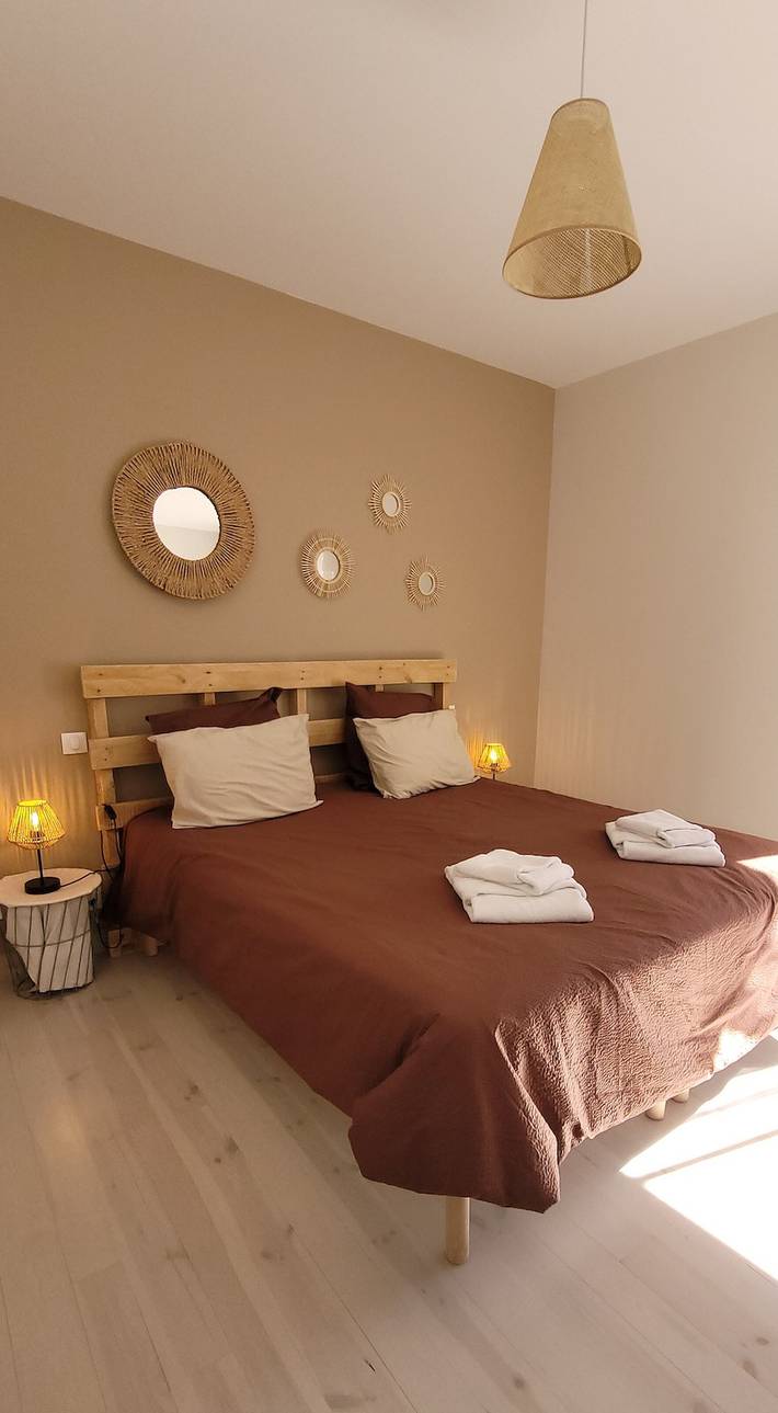 Chambre d’hôtes « Chambre Margeride » avec terrasse privée, in Soulages, Région de Saint-Flour