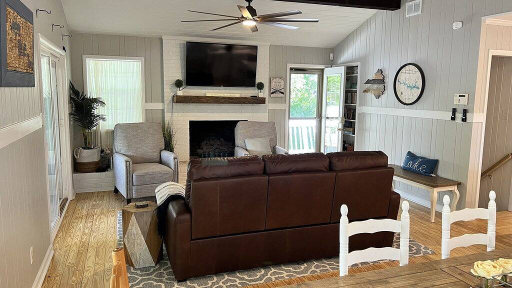 Family Friendly Getaway auf große ruhige Bucht w / tolle Aussicht 5 Kajaks & Paddleboard in Lake Gaston