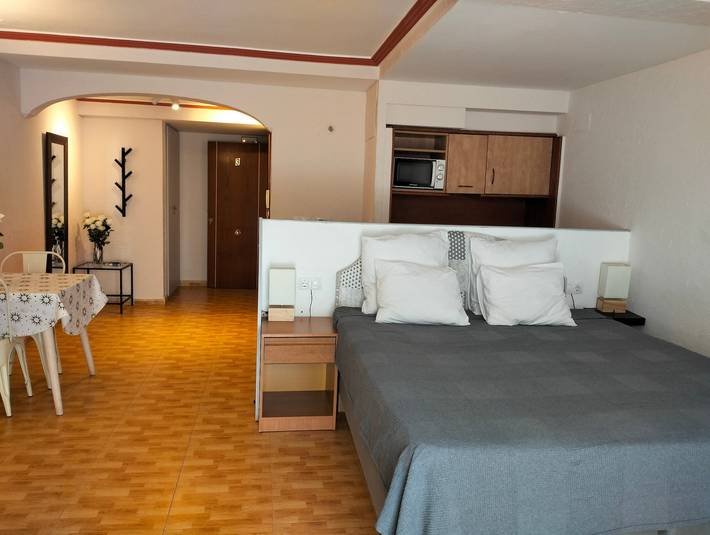 Apartahotel para 3 personas, con Balcón en Torrevieja