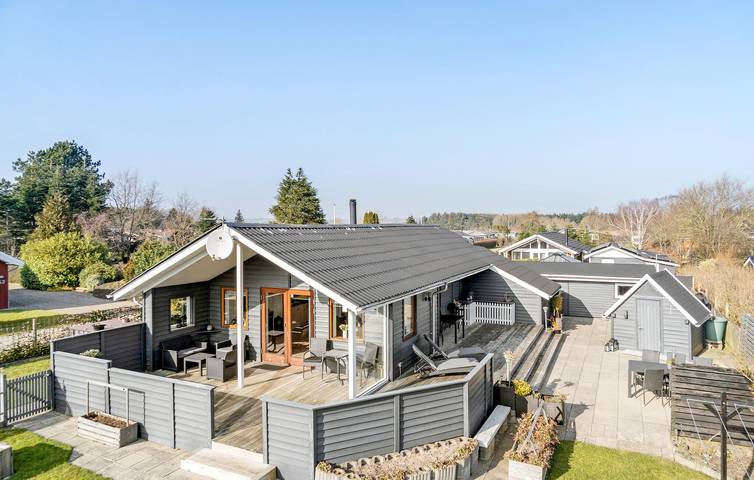 Ferienhaus für 6 Personen, mit Terrasse und Garten in Diernæs
