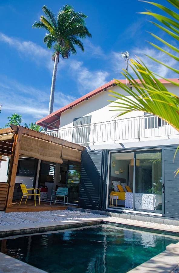 Location de vacances pour 6 personnes, avec piscine et jardin à Saint Gilles les Hauts - 3