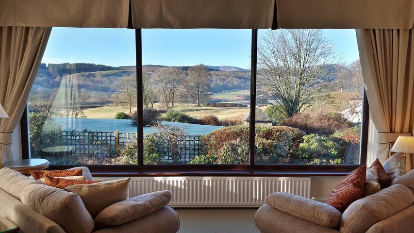 Log cabin for 10 people in Lake Windermere