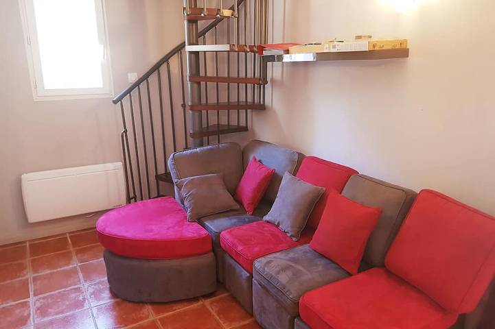 Location de vacances pour 5 personnes, avec terrasse ainsi que piscine et jardin à Grans - 4