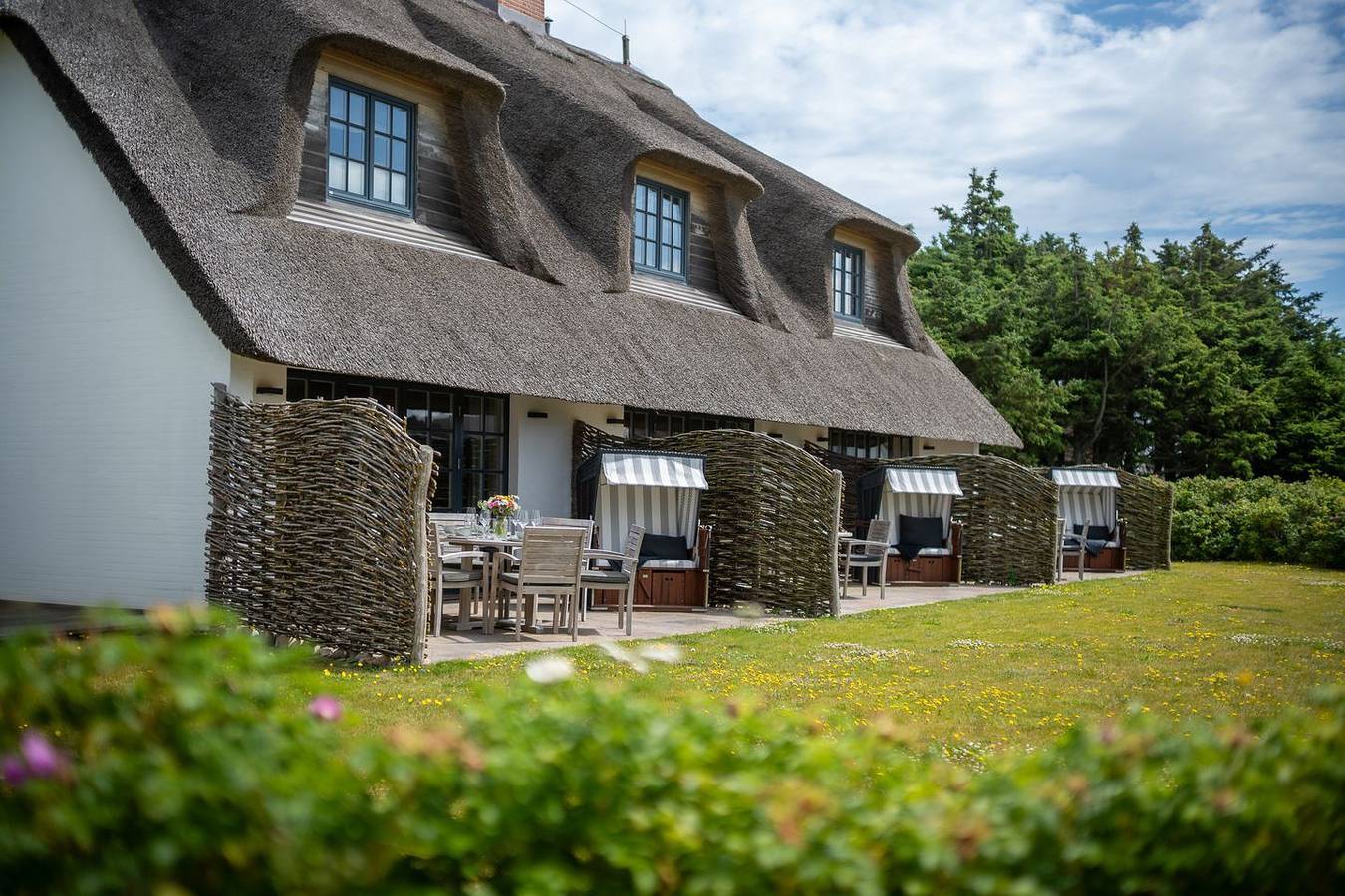 Exkl. Luxus-Hausteil unter Reet mit 4 Zimmern auf ca. 150 m², für bis zu 4 Pers. in Nordfriesische Inseln (Schleswig-Holstein), Wenningstedt