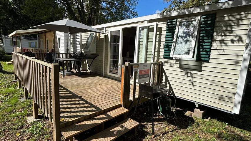 Camping pour 6 personnes, avec Terrasse et Jardin ainsi que Piscine et Vue