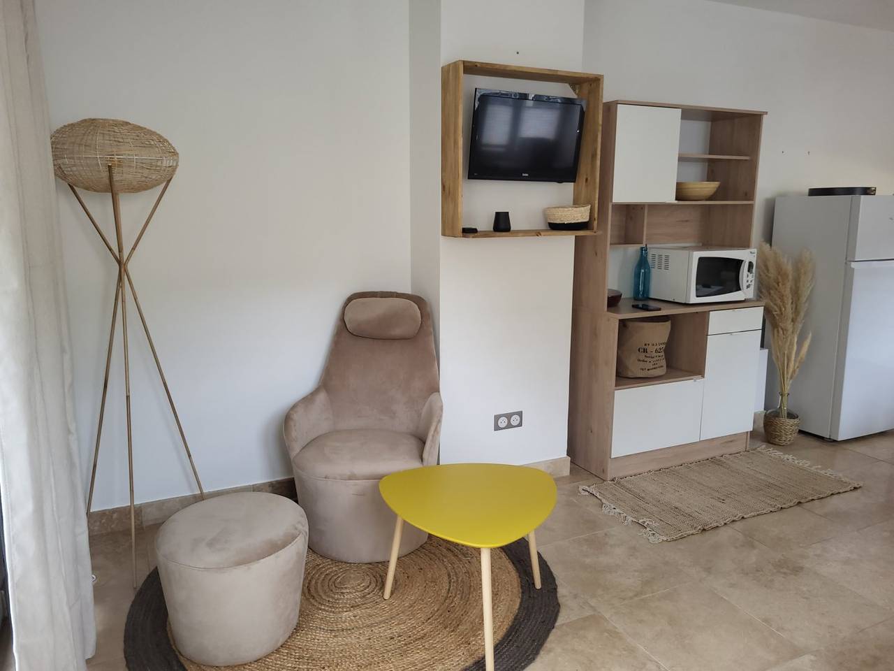 Appartement entier, T2 rez-de-jardin, lumineux et traversant in Vals-les-Bains, Parc naturel régional des Monts d'Ardèche