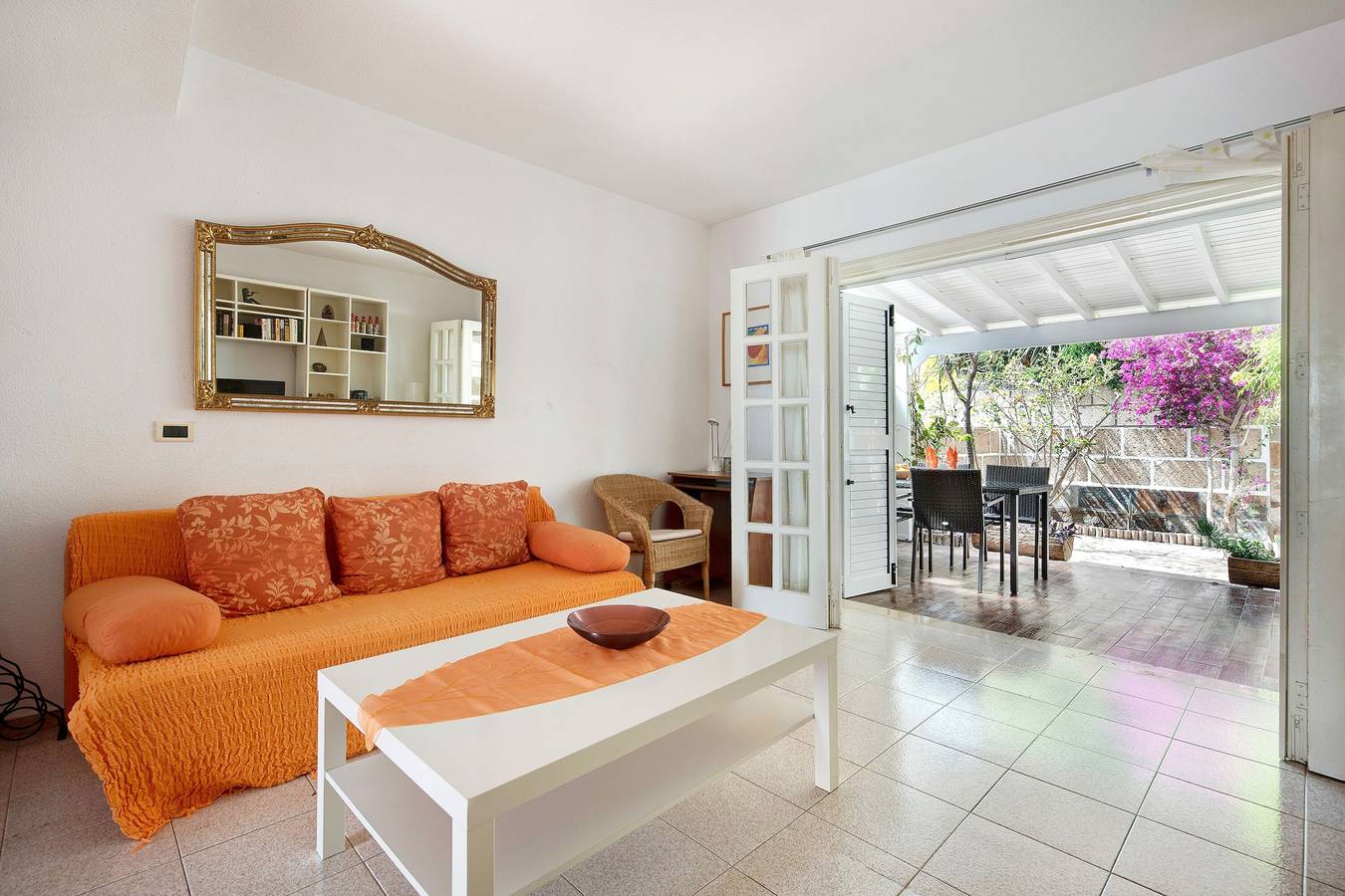 Maison de vacances Casa Sarita avec piscine partagée et Wi-Fi in Chayofa, Arona