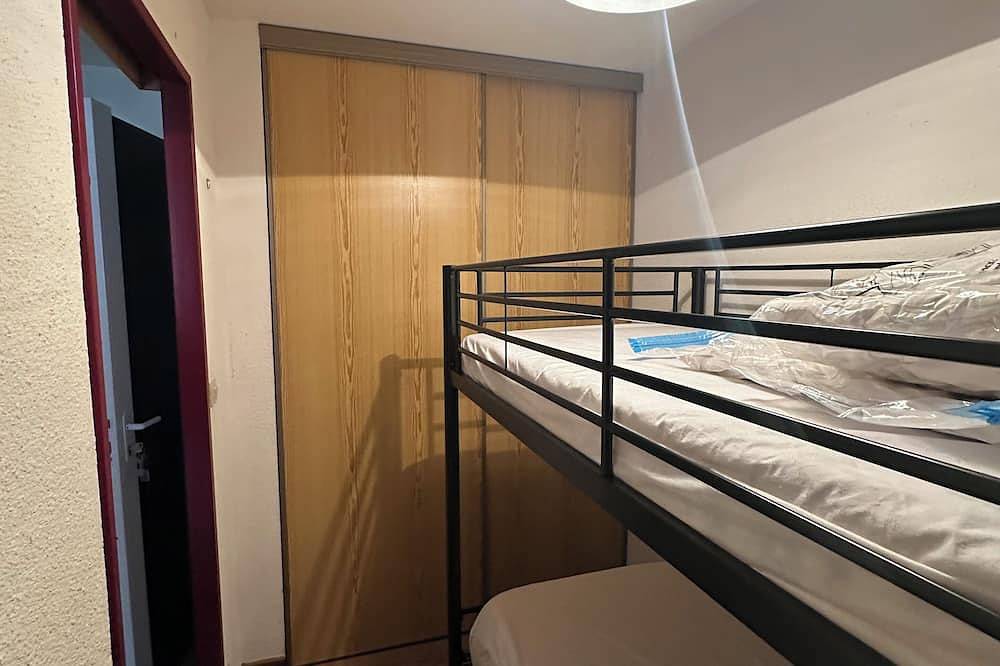 Entire apartment, Apartment Valmeinier 1800 at the foot of the slopes in Valmeinier, Saint-Jean-de-Maurienne region