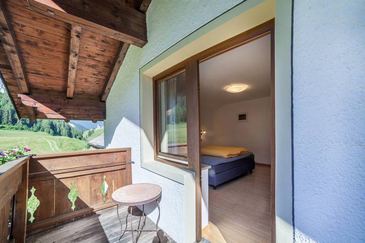 Entire apartment, Apartment "Rieglhof Hennennest" with Mountain View, Garden & Wi-Fi in Graun, South Tyrol
