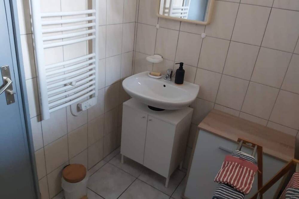 Entire apartment, Apartment \"Les Loges in Roquevaire, Marseille region