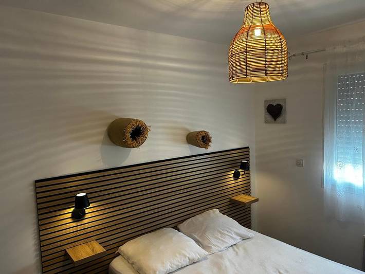 Location de vacances pour 4 personnes, avec jardin ainsi que piscine et vue à Vogüé - 2