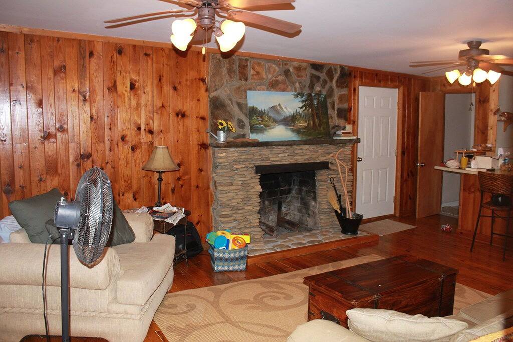 Log Cabin for 4 Guests in Nantahala, Macon County