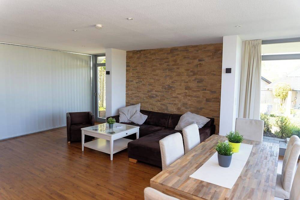 Ganze Wohnung, Ferienwohnung Teuto-Idyll optimaler Startpunkt für Wanderungen und Fahrradtouren in Heiligenkirchen, Detmold