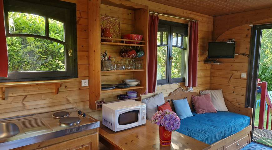 Gîte pour 4 personnes, avec terrasse ainsi que piscine et jardin à Fatouville-Grestain - 4