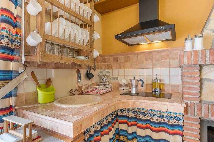 Ganze Wohnung, Ferienwohnung 'Lavanda' für 4 – das größte Apartment im Haus, mit Balkonen zum Tal – Sierra de Cazorla in Hinojares, Sierras de Cazorla Segura Naturpark