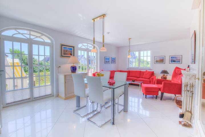 Ferienwohnung für 4 Personen, mit Terrasse und Whirlpool sowie Garten und Sauna in Wenningstedt