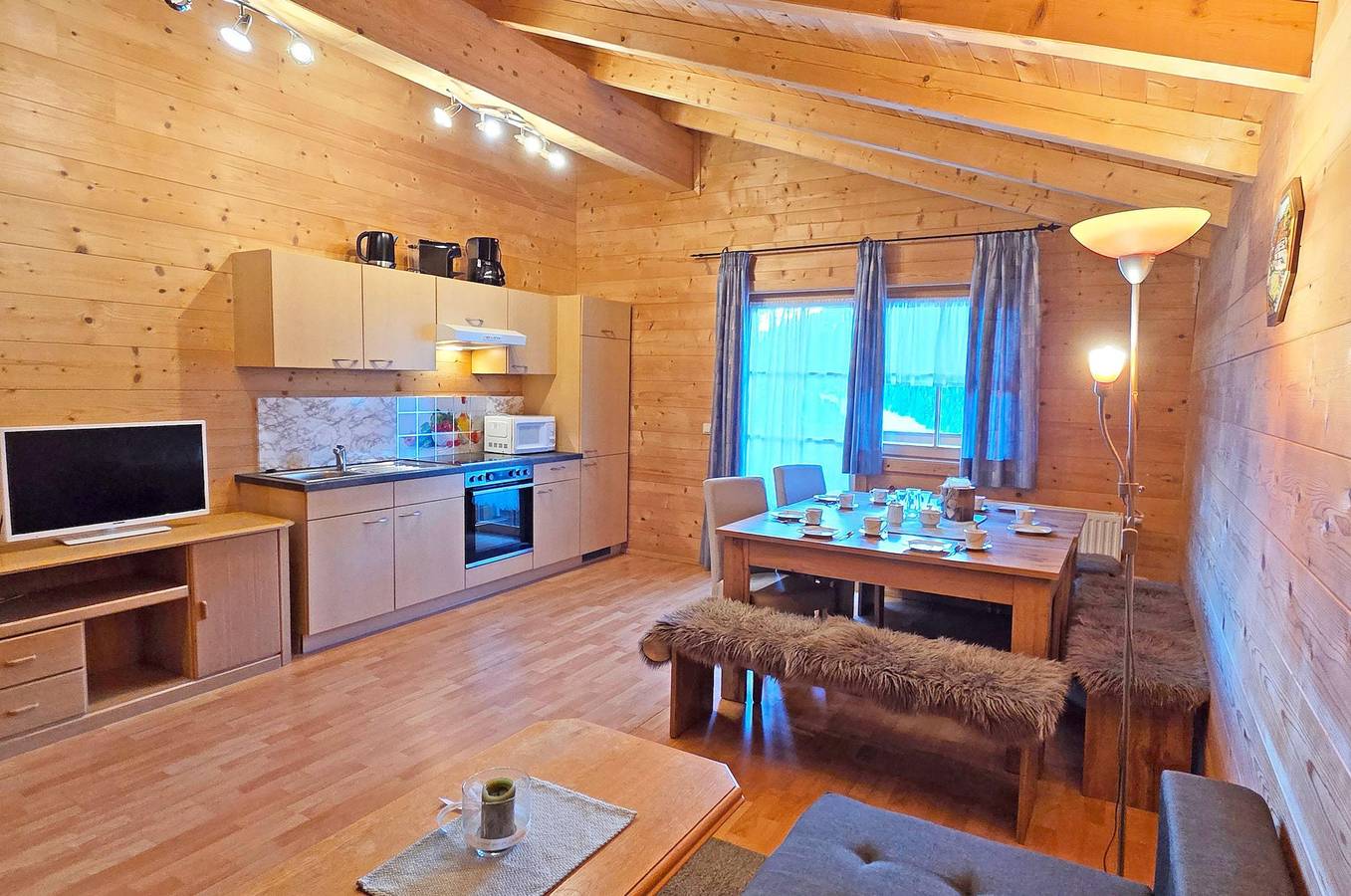 Hel ferielejlighed, 2-Raum-Wohnung „Edelweiß“ für 4 bis 6 Personen in Bad Gastein Området, Ski Amadé