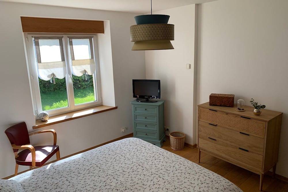 Maison avec jardin au calme au centre de Barfleur, à 2 pas du port in Barfleur, Région de Cherbourg