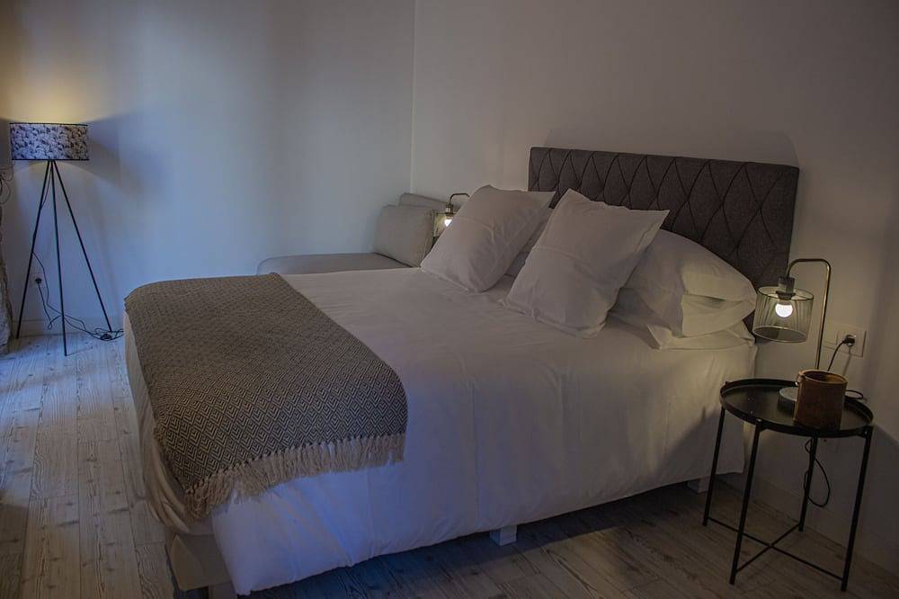 Entire apartment, La Casa Del Miracle. 1st floor ; 4 bedrooms. in Balaguer, Noguera