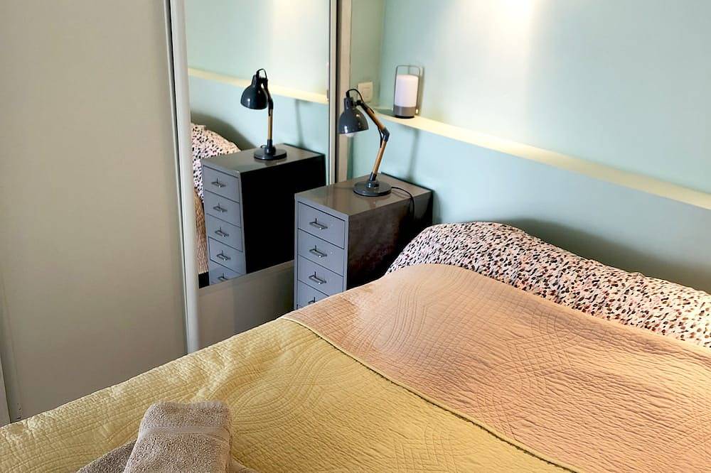 Appartement entier, Cassis Grand studio, Terrasse, village et plage à pieds, parking privé Provence in Cassis, Parc national des Calanques