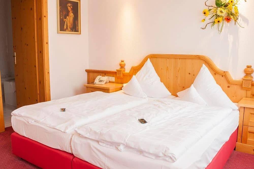 Double room \"Elbblick\", shower or bath, Wc - Elbhotel Bad Schandau in Bad Schandau, Elbe Sandstone Mountains