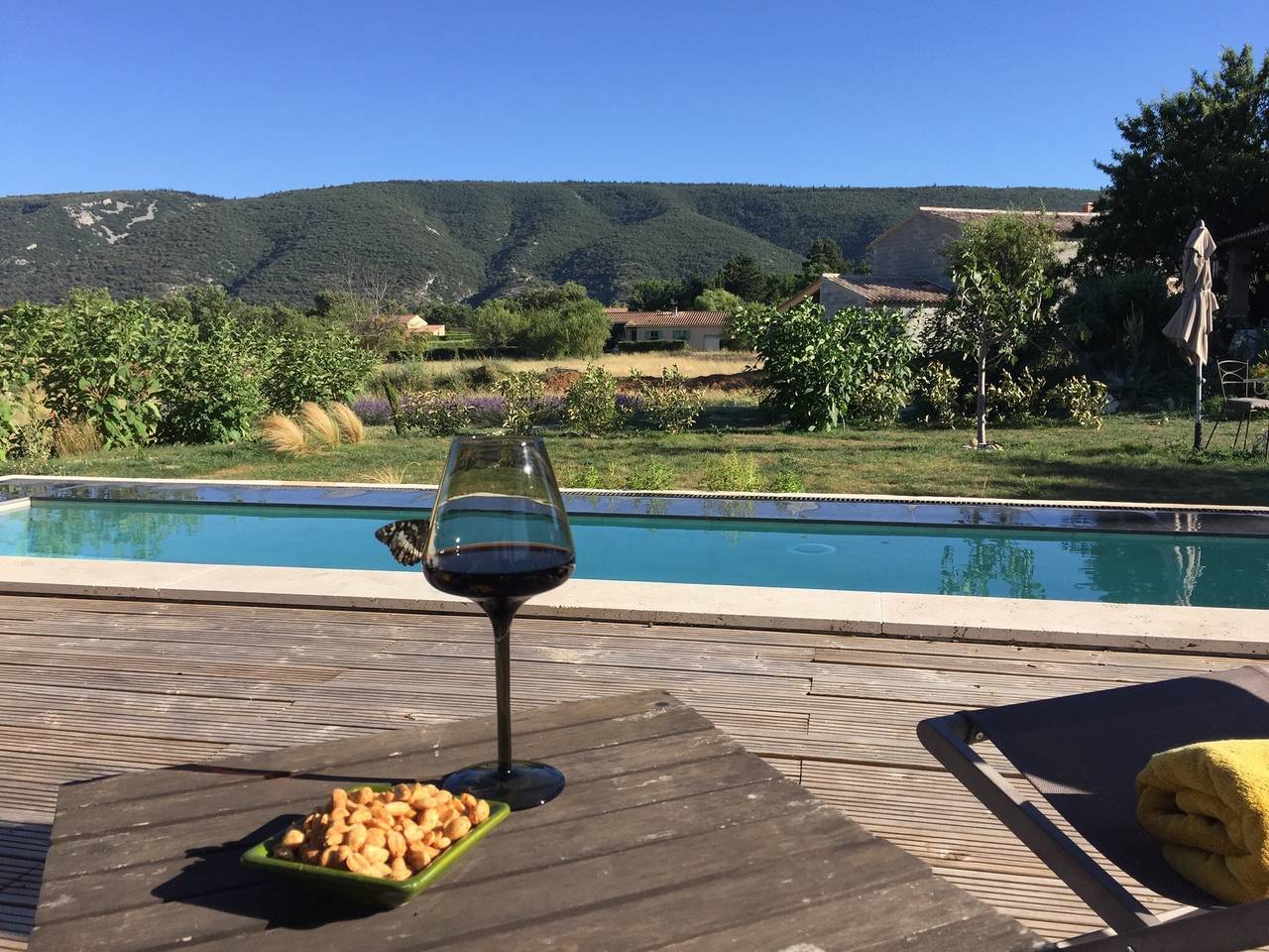 Appartement entier, Maison de vacances « Lacoste Home » avec vue sur la montagne, piscine partagée et Wi-Fi in Lacoste, Parc naturel régional du Luberon