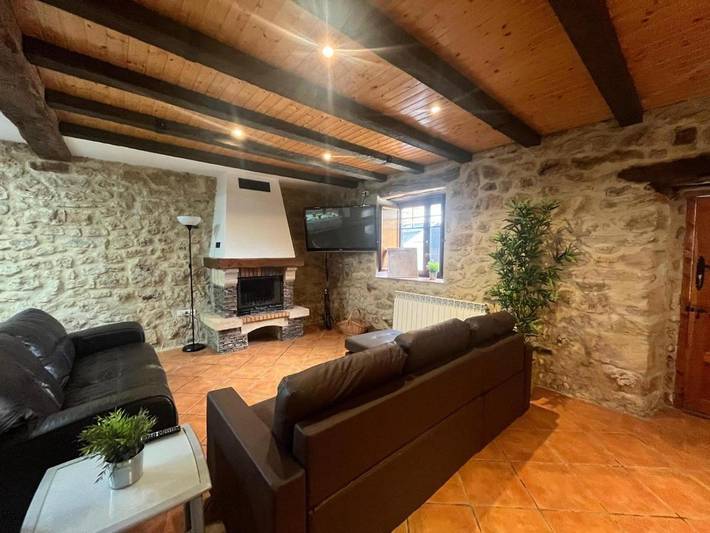 Casa rural para 8 personas, con jardín y vistas en Las Merindades