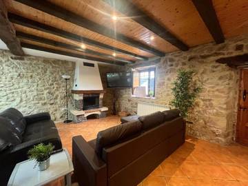 Casa rural para 8 personas, con vistas y jardín en Las Merindades