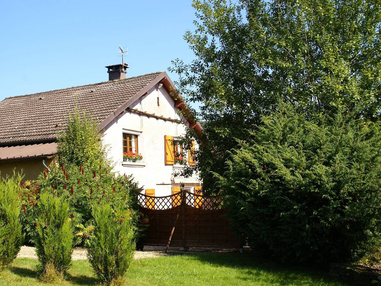 Beautiful Holiday Home in La Chapelle-aux-Bois with Garden in La Chapelle-aux-Bois, Región de Épinal