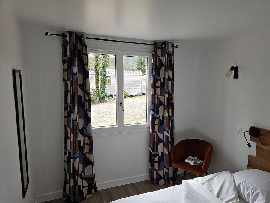 Camping La Chêneraie **** - Gîte 6 personnes - Cottage La Gariotte - 6 personnes - 2 chambres - climatisé - télévision - S in Saint-Géry-Vers, Parc Naturel Régional des Causses du Quercy