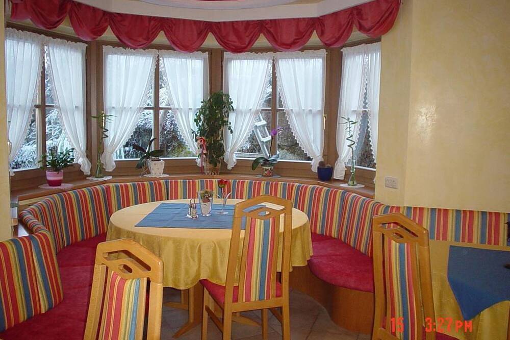 Apartment/,ground floor, separate toilet and bath/shower - Chesa Montana in Maria Alm am Steinernen Meer, Maria Alm