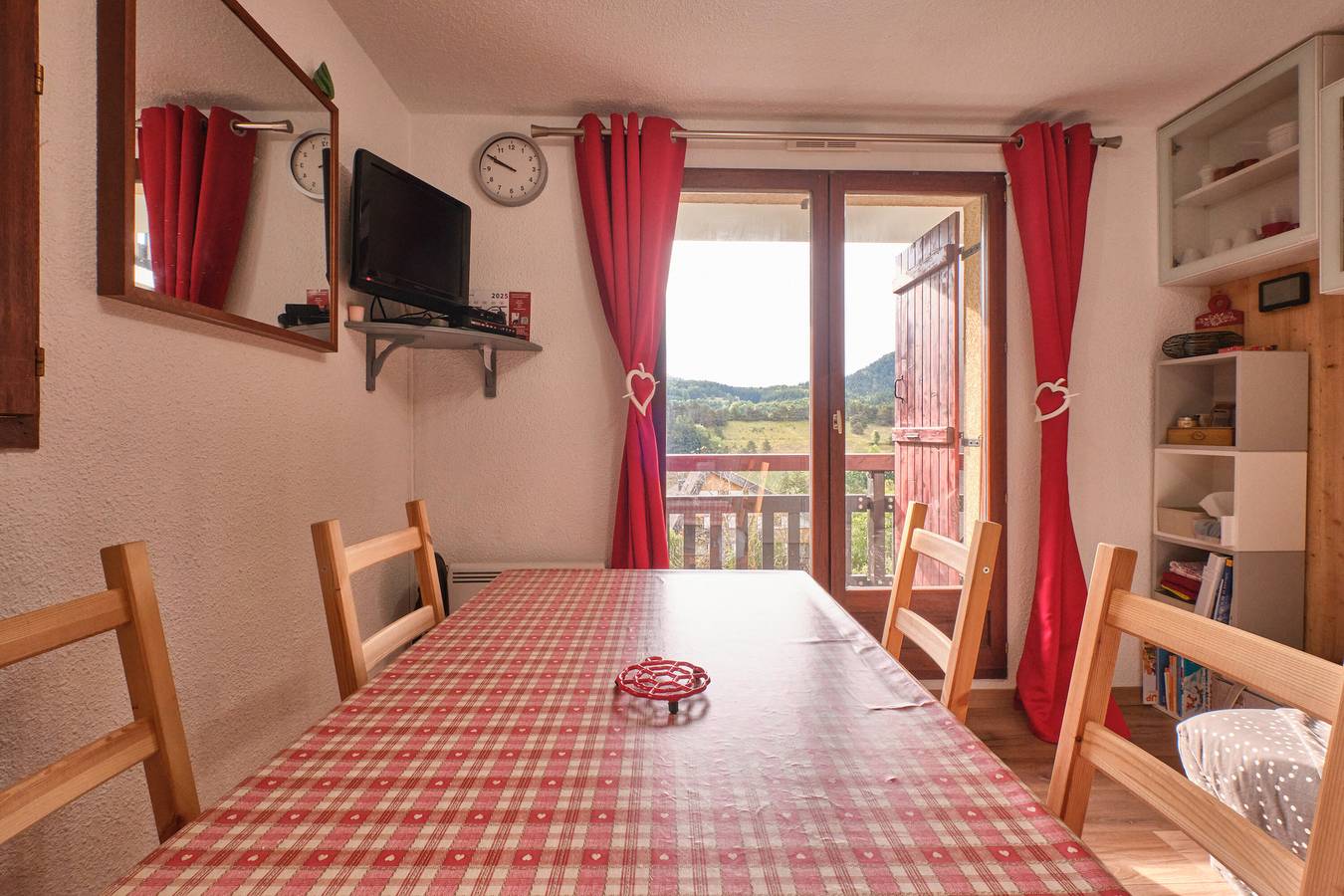 Geheel appartement, Appartement 'Le Serpaton' met Uitzicht op de Bergen en Balkon in Gresse-en-Vercors, Parc naturel régional du Vercors