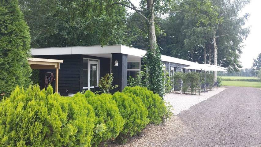 B&b voor 2 personen, with Whirlpool and Terras as well as Tuin and Sauna in Nijkerk