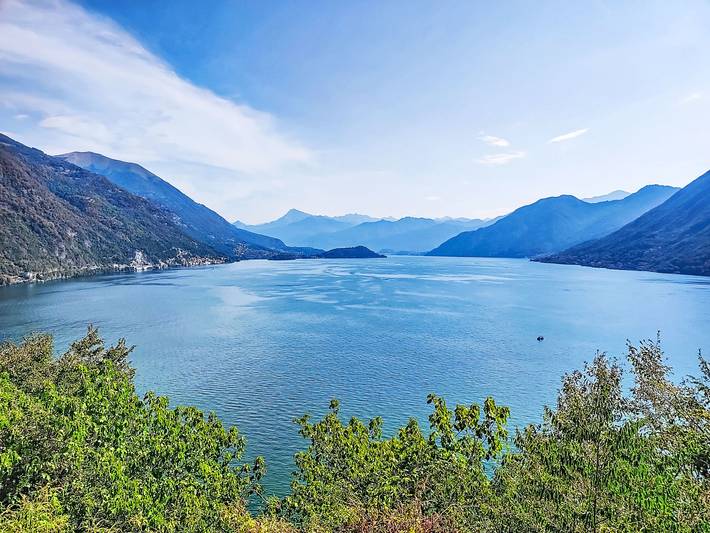 Location de vacances pour 2 personnes, avec Terrasse et Jardin ainsi que Vue et Vue sur le lac à Argegno