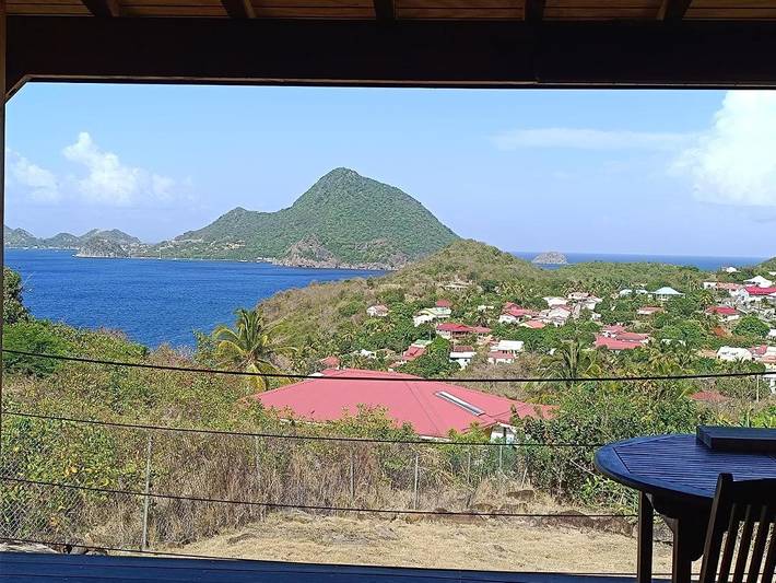 Location de vacances pour 2 personnes, avec vue et jardin à Terre-de-Bas - 2