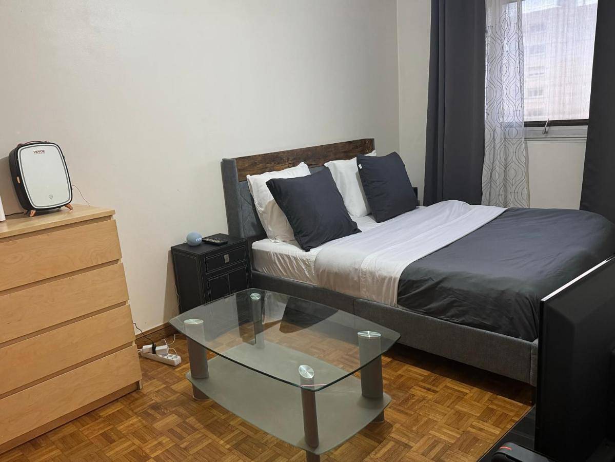 Appartement entier, Apartment with balcony, La Défense - Paris in Courbevoie, Hauts-de-Seine