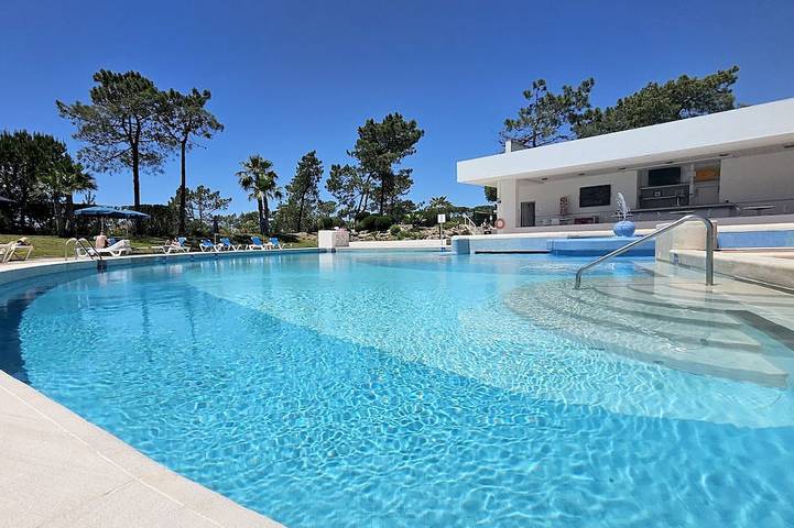 Apartment for 4 people, with garden and pool in Quinta do Lago