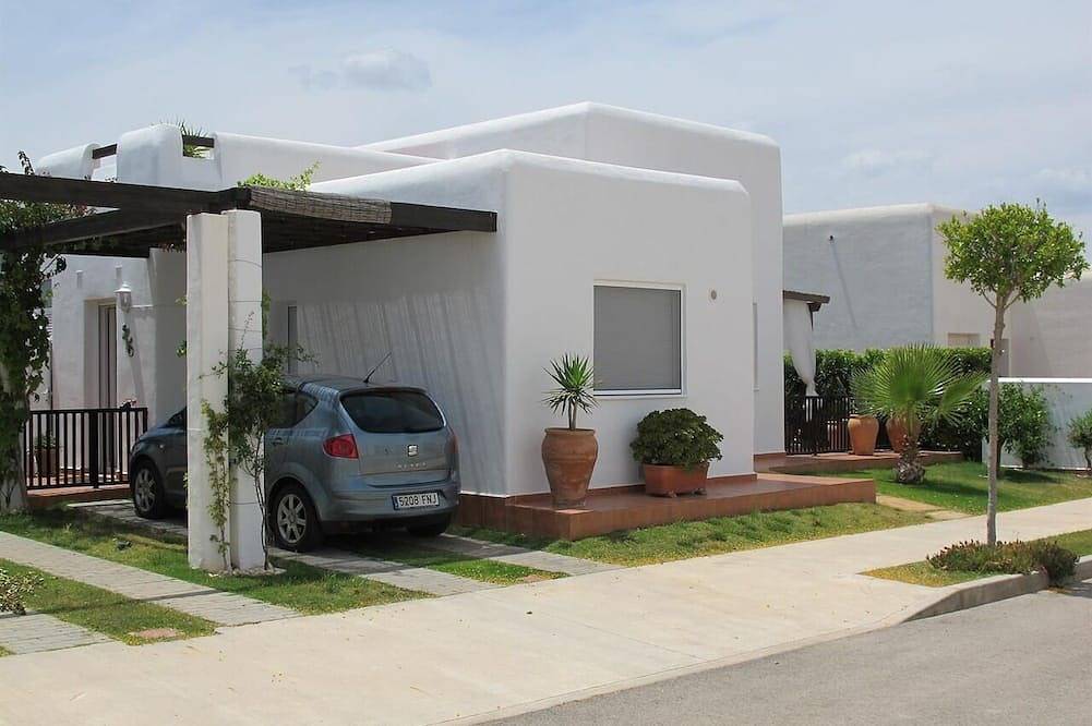 Golf villa in safe and quiet area suitable for children in Condado de Alhama, Alhama de Murcia