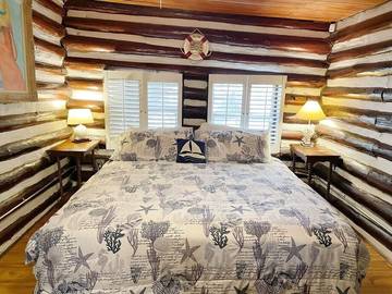 Vacation House for 8 Guests in Emerald Coast, Florida Panhandle, Picture 1