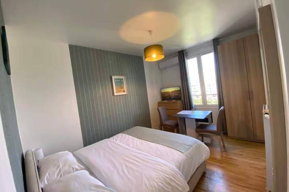 Ganze Wohnung, Studio number 7 in Pantin in Pantin, Seine-Saint-Denis