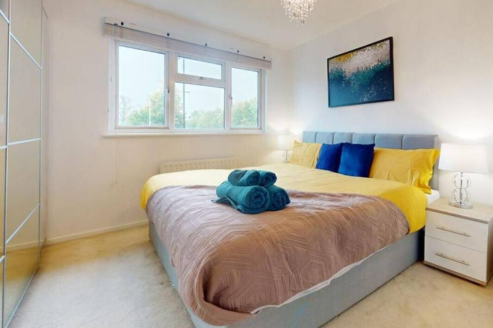 Apartamento entero, Parlaunt House - 3 bedroom with Free Parking in Slough, Berkshire