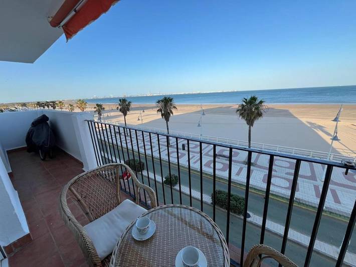 Apartamento de vacaciones para 5 personas, con piscina además de vistas y terraza - 1