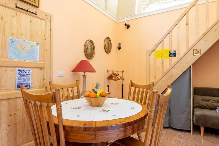 Entire apartment, 7 Steps Away – Nido di stelle leccesi – Complete Apartment in Lecce, Lecce Province