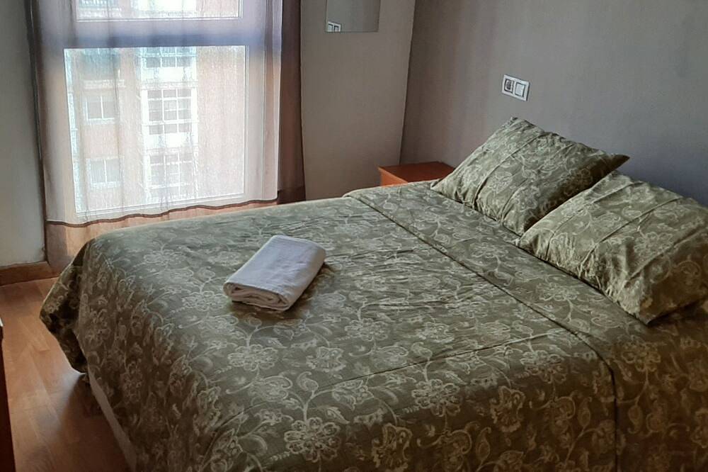 Ganze Wohnung, New apartment in a quiet neighborhood. in La Coruña, Costa de Galicia