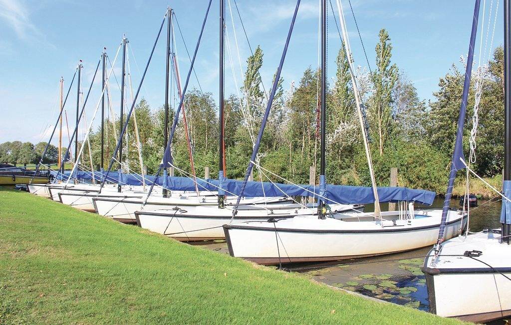 Recreatiepark Idskenhuizen B.V. — F- Swanneblom  in Idskenhuizen, IJsselmeer