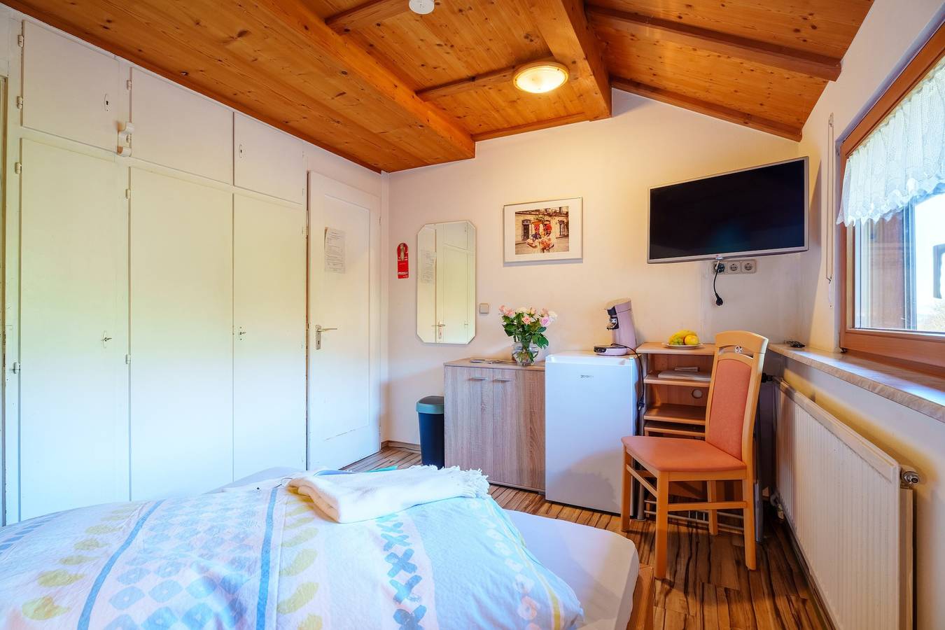 Gehele studio, Eenpersoonskamer 'Kuschelzimmer' met gedeeld terras, tuin en wifi in Oberharmersbach, Central Black Forest